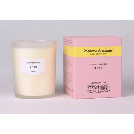 Bougie Papier d’Arménie Rose, parfum doux et floral, crée une atmosphère apaisante et conviviale
