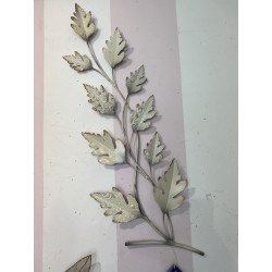 BRANCHE FEUILLES DENTELÉES