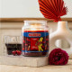 Bougie Haribo Cherry Cola en grande jarre, parfum gourmand et pétillant pour une ambiance sucrée.